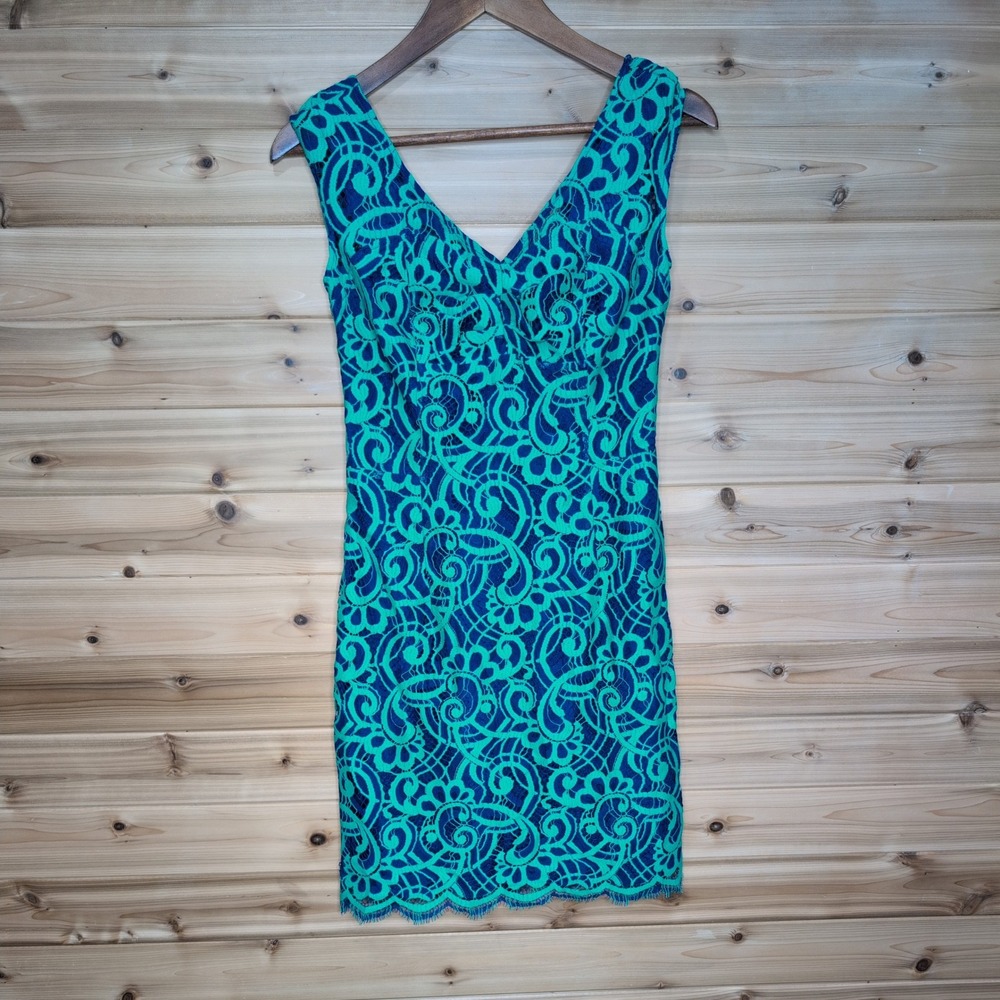 Lilly Pulitzer Rosaline Dress Size 4 Green Lace V-Neck Shift 38380